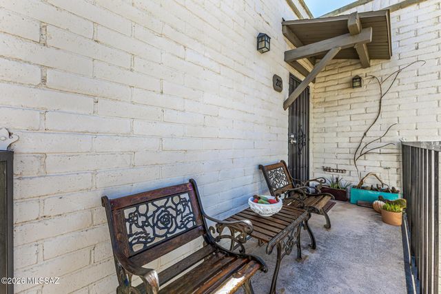 8450 E Old Spanish Trl Apt 212, Tucson, AZ 85710