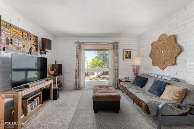 8450 E Old Spanish Trl Apt 212, Tucson, AZ 85710