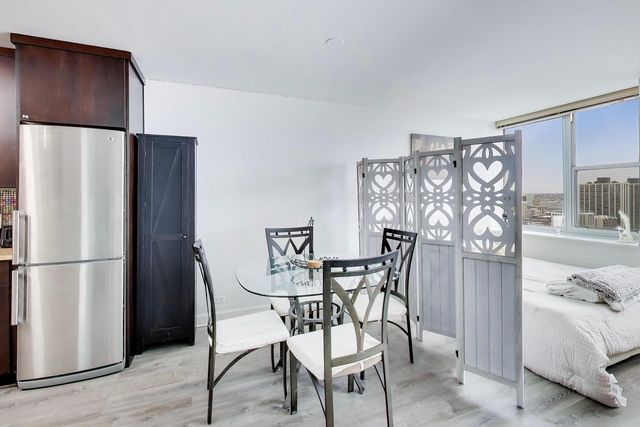 4250 N Marine Drive 2324, Chicago, IL 60613