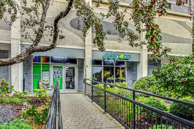 4250 N Marine Drive 2324, Chicago, IL 60613