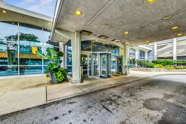 4250 N Marine Drive 2324, Chicago, IL 60613