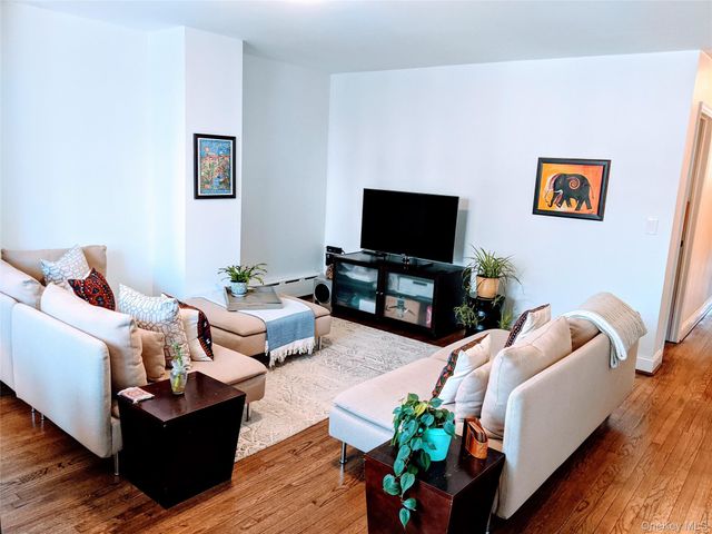 8424 129th Street, Kew Gardens, NY 11415