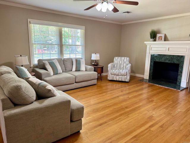 1 Mark Place, Conway, AR 72034