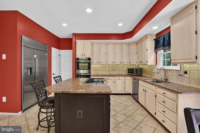 9105 OAK CHASE CT, Fairfax Station, VA 22039