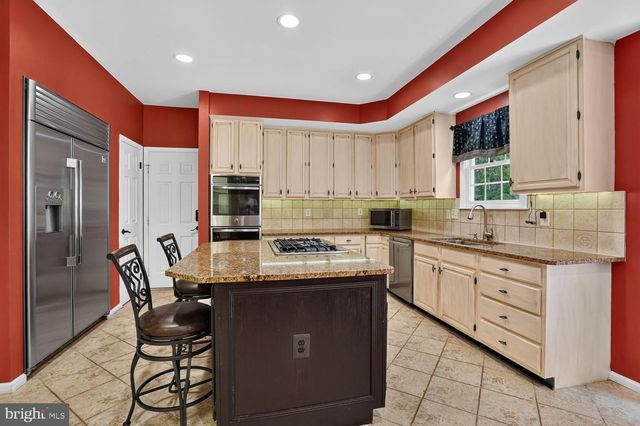 9105 OAK CHASE CT, Fairfax Station, VA 22039