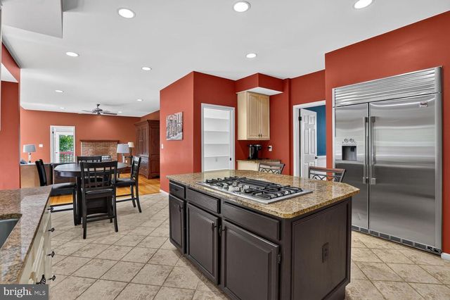 9105 OAK CHASE CT, Fairfax Station, VA 22039