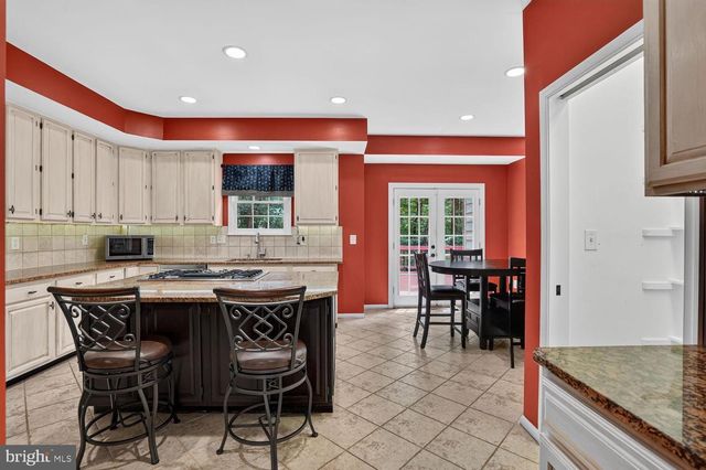 9105 OAK CHASE CT, Fairfax Station, VA 22039