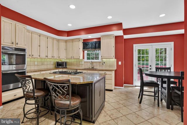 9105 OAK CHASE CT, Fairfax Station, VA 22039
