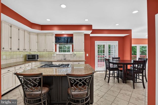 9105 OAK CHASE CT, Fairfax Station, VA 22039
