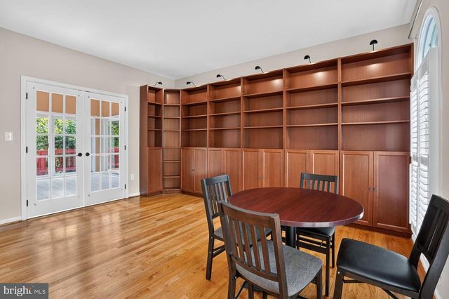 9105 OAK CHASE CT, Fairfax Station, VA 22039