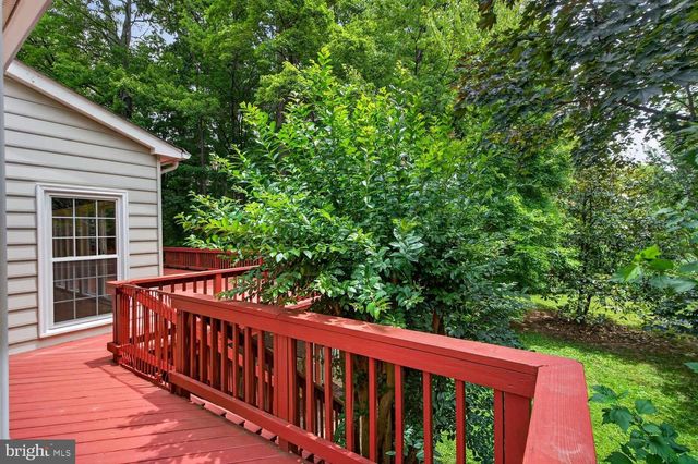 9105 OAK CHASE CT, Fairfax Station, VA 22039