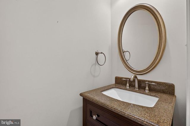 9105 OAK CHASE CT, Fairfax Station, VA 22039