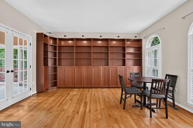9105 OAK CHASE CT, Fairfax Station, VA 22039
