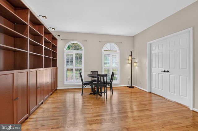9105 OAK CHASE CT, Fairfax Station, VA 22039