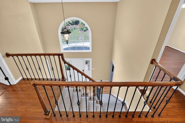 9105 OAK CHASE CT, Fairfax Station, VA 22039