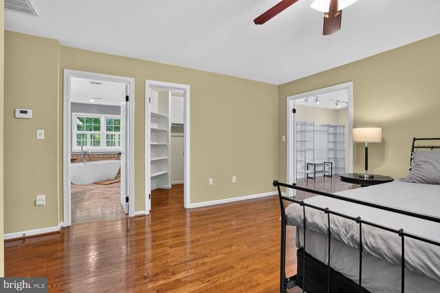 9105 OAK CHASE CT, Fairfax Station, VA 22039
