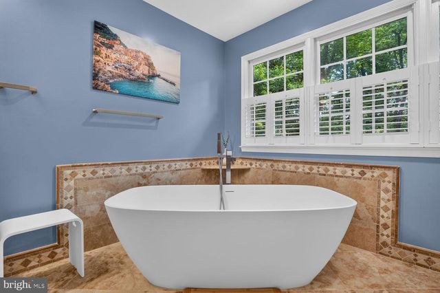 9105 OAK CHASE CT, Fairfax Station, VA 22039
