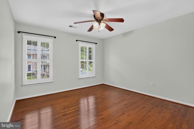 9105 OAK CHASE CT, Fairfax Station, VA 22039