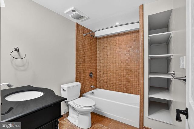 9105 OAK CHASE CT, Fairfax Station, VA 22039