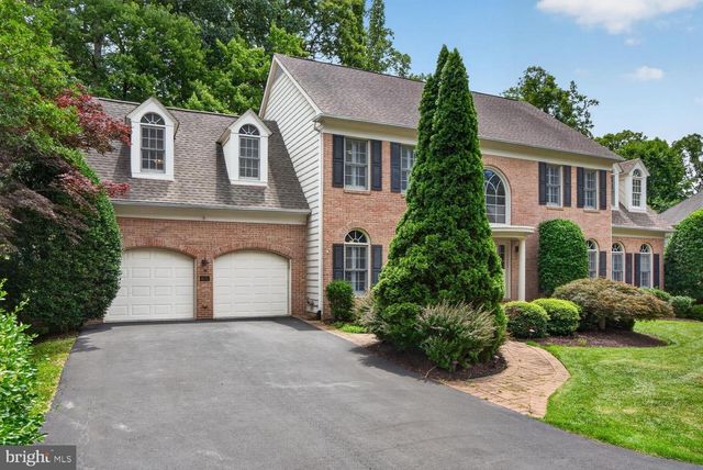 9105 OAK CHASE CT, Fairfax Station, VA 22039