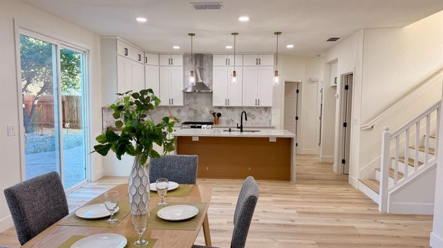 5417 Elk Hollow Ct, Elk Grove, CA 95758