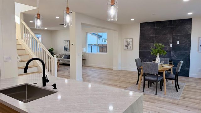 5417 Elk Hollow Ct, Elk Grove, CA 95758