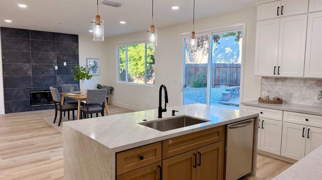 5417 Elk Hollow Ct, Elk Grove, CA 95758