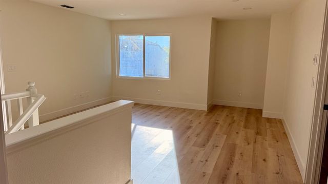 5417 Elk Hollow Ct, Elk Grove, CA 95758
