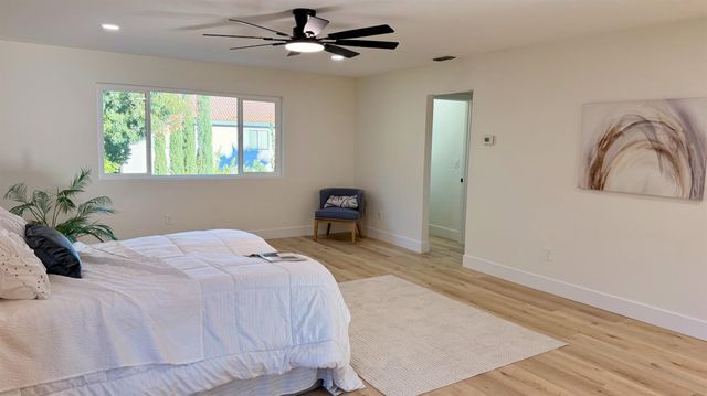 5417 Elk Hollow Ct, Elk Grove, CA 95758