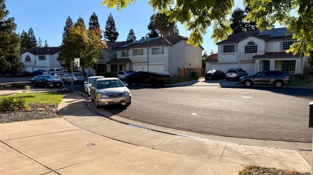 5417 Elk Hollow Ct, Elk Grove, CA 95758