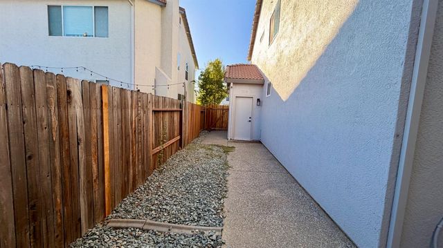 5417 Elk Hollow Ct, Elk Grove, CA 95758
