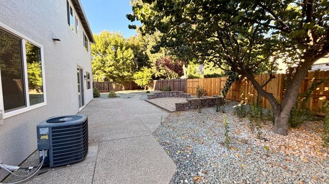 5417 Elk Hollow Ct, Elk Grove, CA 95758