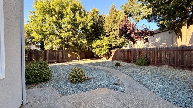 5417 Elk Hollow Ct, Elk Grove, CA 95758