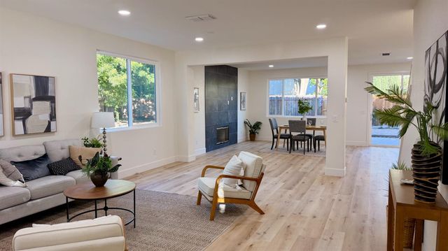 5417 Elk Hollow Ct, Elk Grove, CA 95758
