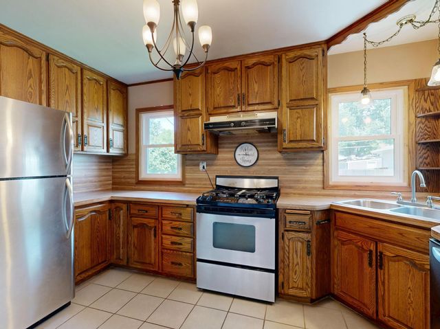 1945 Nevada Avenue E, Saint Paul, MN 55119