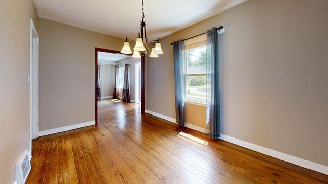 1945 Nevada Avenue E, Saint Paul, MN 55119