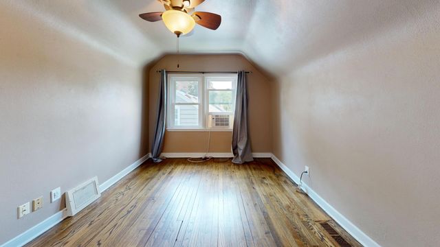 1945 Nevada Avenue E, Saint Paul, MN 55119