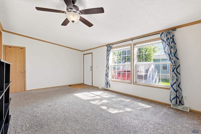 1702 E HWY 44, Rapid City, SD 57703