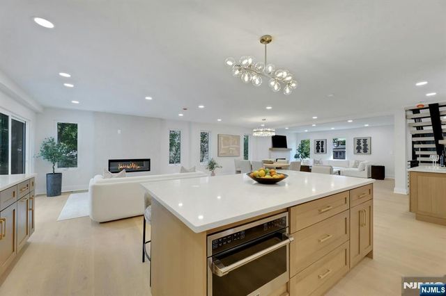 279 Jefferson Avenue, Cresskill, NJ 07626