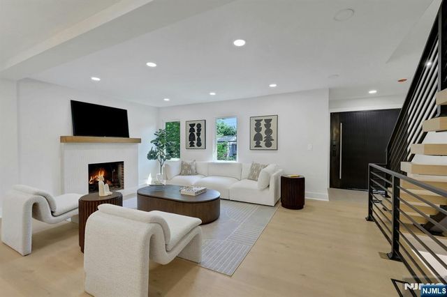 279 Jefferson Avenue, Cresskill, NJ 07626