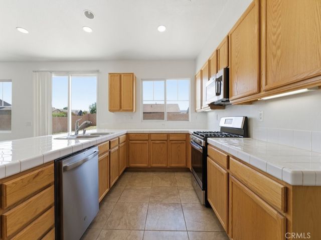 6054 W Avenue K1 Avenue, Lancaster, CA 93536