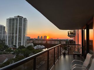 19667 Turnberry Way 10B+DEN+CABANA, Aventura, FL 33180