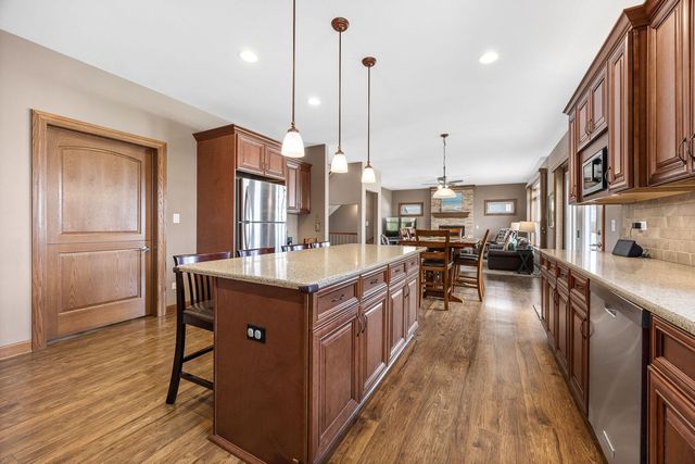 311 W Frontier Drive, Minooka, IL 60447