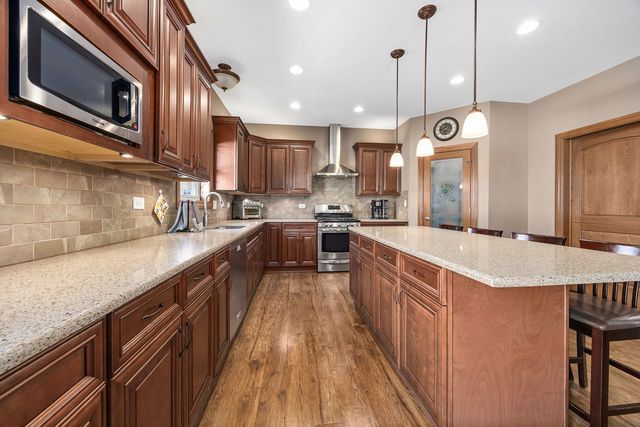 311 W Frontier Drive, Minooka, IL 60447