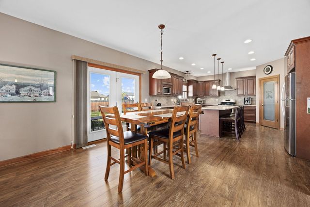 311 W Frontier Drive, Minooka, IL 60447