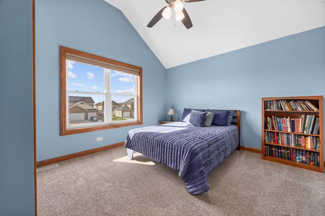 311 W Frontier Drive, Minooka, IL 60447