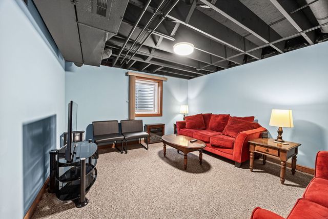 311 W Frontier Drive, Minooka, IL 60447