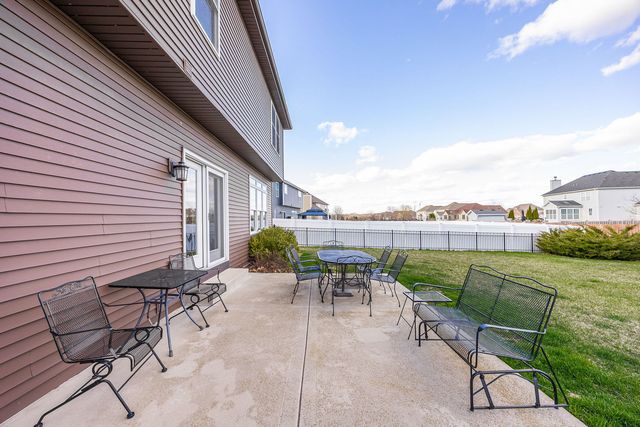 311 W Frontier Drive, Minooka, IL 60447