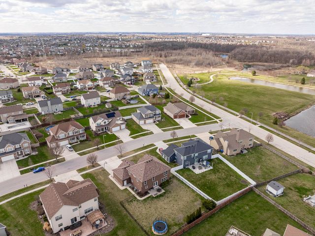 311 W Frontier Drive, Minooka, IL 60447