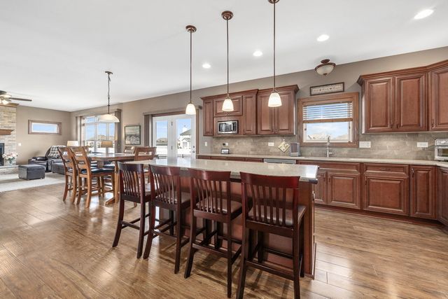 311 W Frontier Drive, Minooka, IL 60447